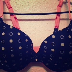 Victoria’s Secret 34d bra